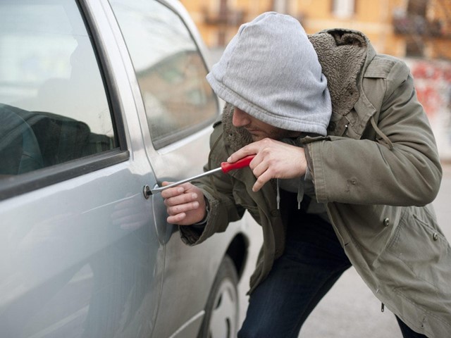 Cómo evitar que te roben el coche en vacaciones